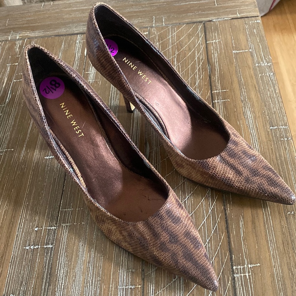 Super cute brown snake patterned shoes!